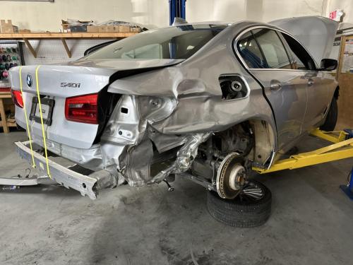 Damaged BMW 540i